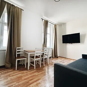 Crimson Charm Apartmán